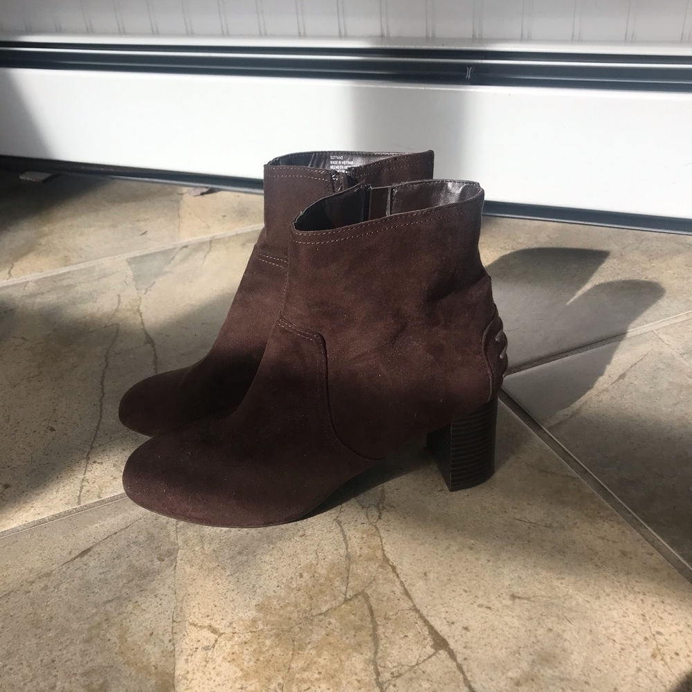 Kelly&Katie Suede Booties